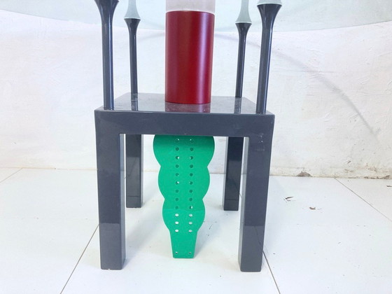 Image 1 of Mesa de comedor redonda estilo Memphis, de metal y cristal, diseño de los años 80/90.