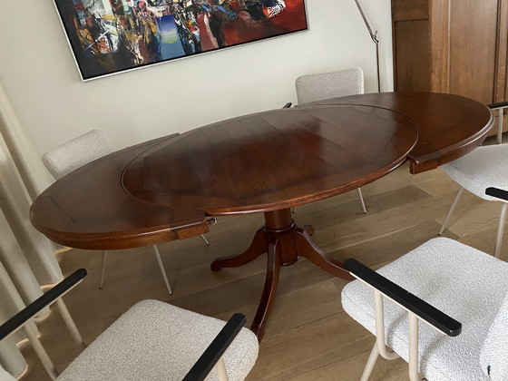 Image 1 of Extendable table