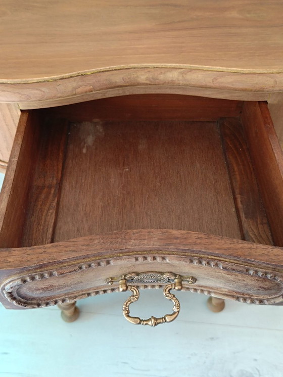 Image 1 of Meuble d'appoint vintage en chêne massif