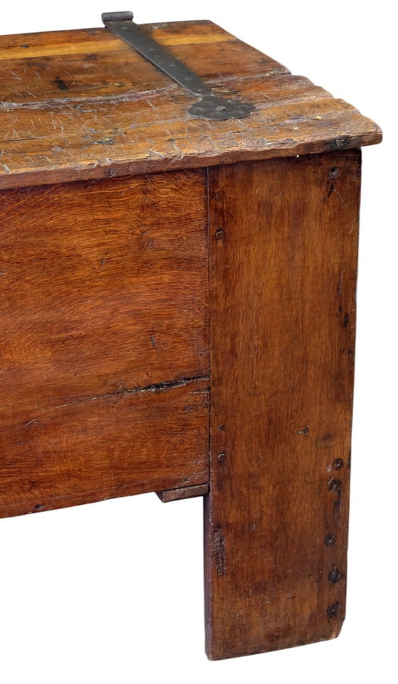 Image 1 of Duitse Stollentruhe eind 16e eeuw
