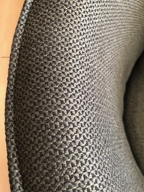 Dining area – Leolux, Dining chairs, Leather, Polyester (photo 4 of 5)