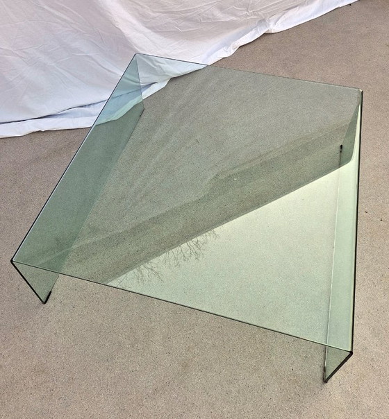 Image 1 of Curved glass coffee table 100 x 100