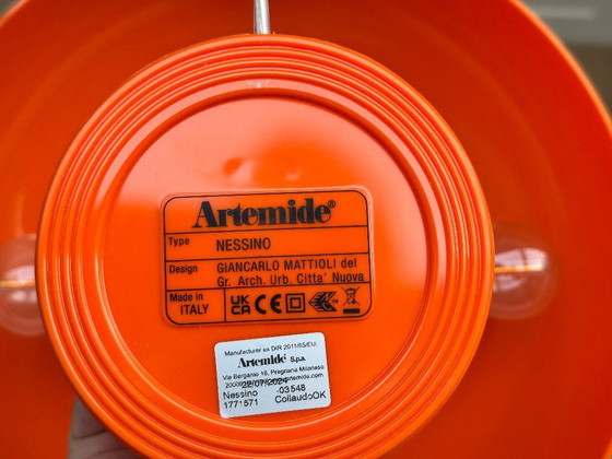 Image 1 of Lampada da tavolo Artimide Nessino arancione