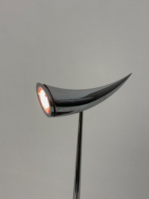 Lampada da tavolo Ara di Philippe Starck per Flos 1988