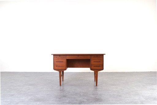 Bureau de direction en teck danois du milieu du siècle, années 1960.