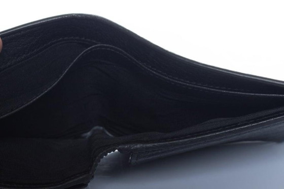 Image 1 of Gucci, black leather wallet with bee