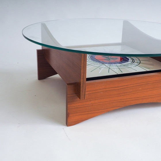 Image 1 of Tavolino rotondo di metà secolo con piastrelle in ceramica