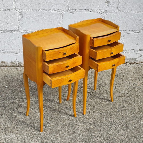 Vintage Franse houten nachtkastjes (paar) - 2 kersenhouten nachtkastjes - Louis XV-stijl - jaren 80 – Wood (photo 6 of 15)