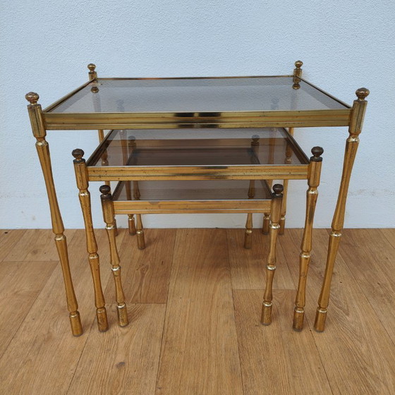 Image 1 of Tables gigognes de style Régence, imitation bambou, style Hollywood vintage.