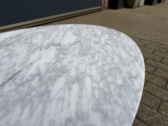 Image 1 of Original Knoll Tulip Eero Saarinen Oval Coffee Table in Carrara Marble