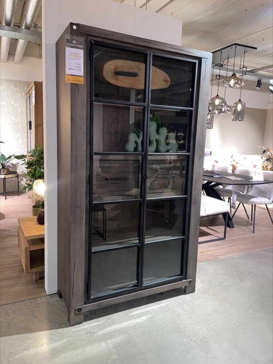 Image 1 of Vetrina Henders & Hazel Maitre