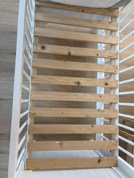 Image 1 of Culla per bambini dipinta a mano, bianca lucida