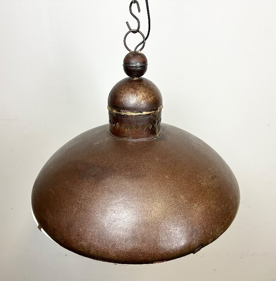 Image 1 of Grande lampe industrielle brune à grille en fer, années 1960