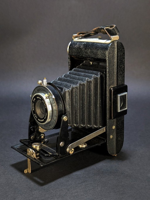 Six-20 Folding Brownie, zweites Modell 1948–1954, hergestellt in Großbritannien – decoratieve objecten, Glass, Leather