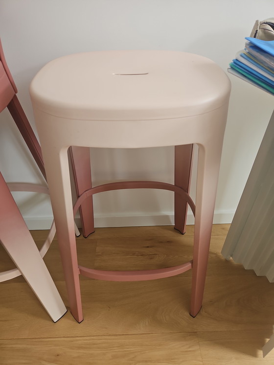 Image 1 of Juego de taburetes de bar de metal rosa