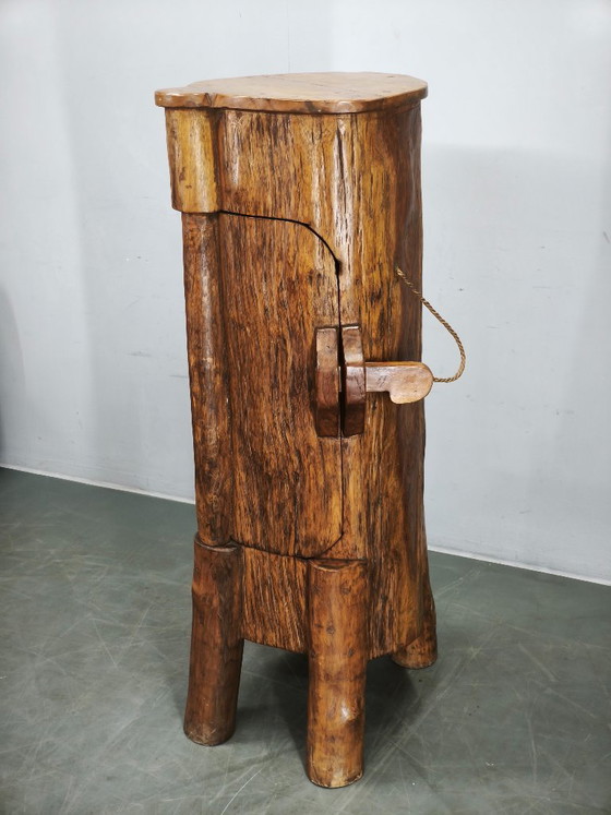 Armoire Sculpturale Brutaliste Française en Bois d'Orme Massif des Années 1960 – Armoires de rangement (photo 15 of 16)