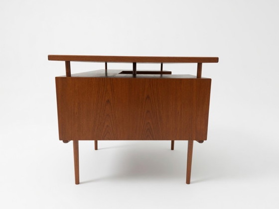 Image 1 of Bureau de direction danois en teck des années 1960