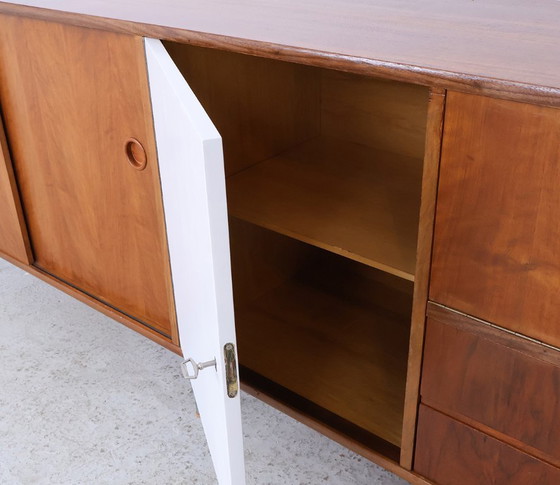 Vintage Fristho Sideboard in Walnut – William Watting – 1960s – Metal (photo 13 of 17)