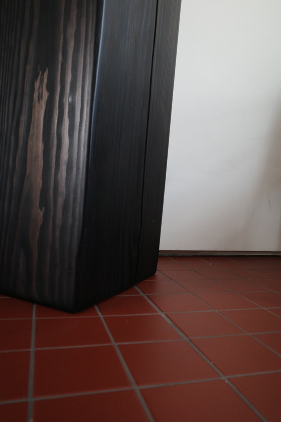 Image 1 of Zócalo recto de madera maciza ebonizada