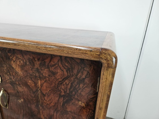 Image 1 of Art Deco dressoir in walnoot en licht walnoot.