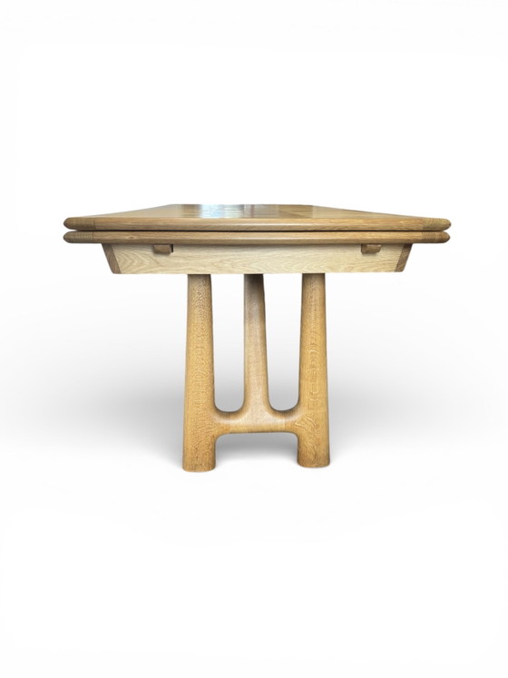 Image 1 of Uitschuifbare eiken tafel van Guillerme & Chambron, uitgegeven door Votre Maison