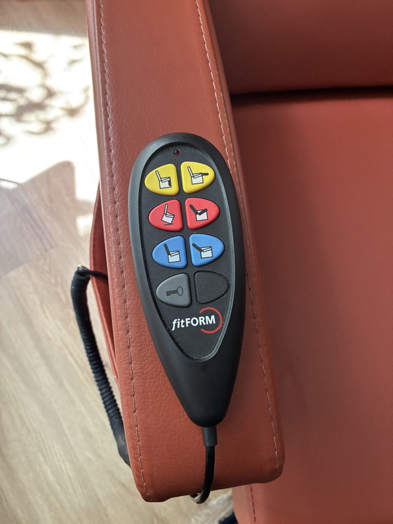 Poltrona Relax Elettrica con Funzione Alzapersona, Pelle Cognac – Fitform, Poltrone relax, Leather, Plastic (photo 8 of 8)