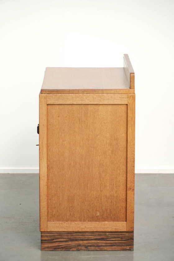 Very nice subtle Dutch oak Amsterdam School cabinet/ Art Deco cabinet with glass doors and beautiful details (photo 6 of 12)