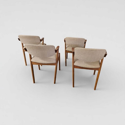 Lot de 4 chaises à accoudoirs en teck Chaises de salle à manger Chaises Kai Kristiansen Modèle 42