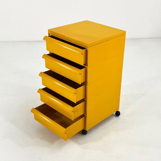 Image 1 of Commode à 5 tiroirs modèle 4601 sur roulettes, conçue par Simon Fussell pour Kartell, années 1970.