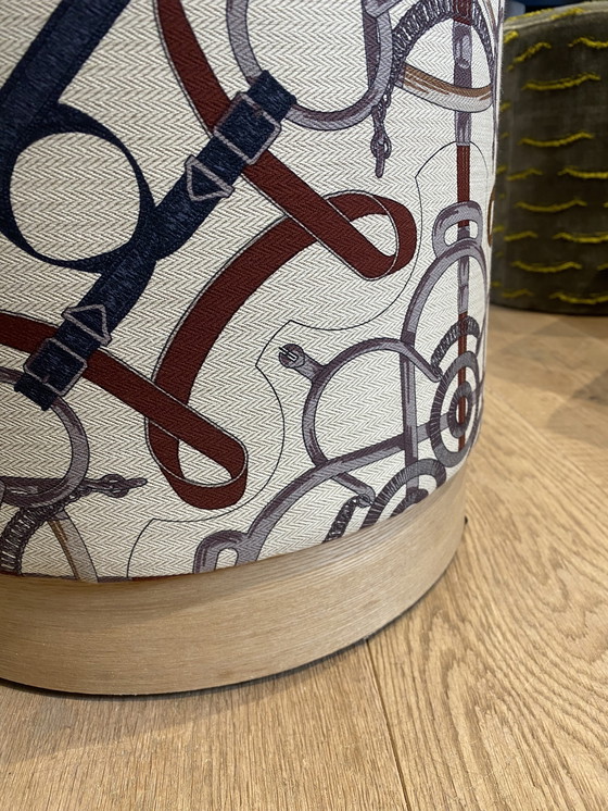 Image 1 of Pouf Hermes