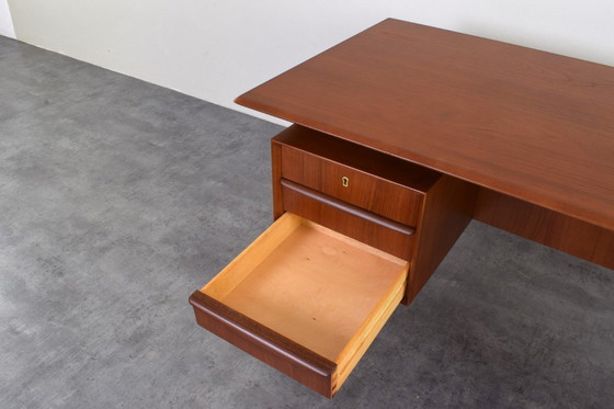 Image 1 of Mid-Century Deens Teak Executive Bureau van Svend Åge Madsen voor H.P. Hansen, jaren zestig.