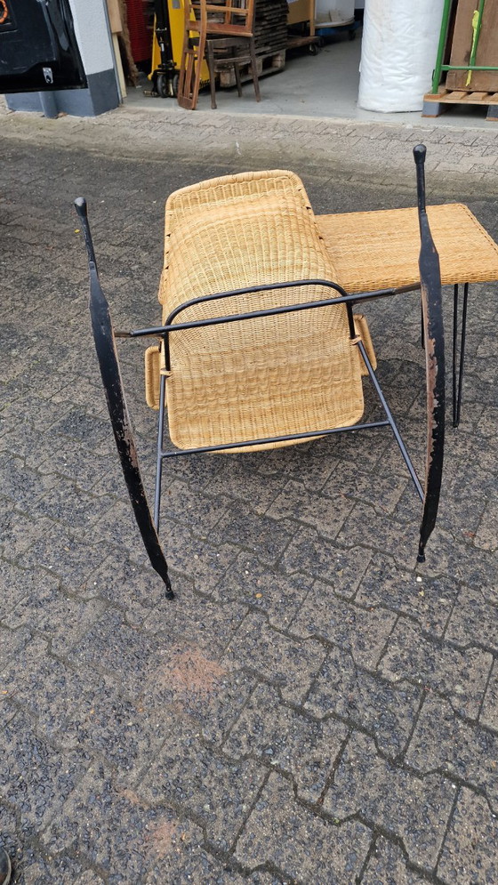 Tavolo e sedie a dondolo vintage in rattan e vimini, stile metà secolo, anni '50. – Wicker (photo 10 of 12)