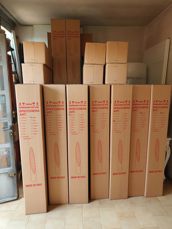 Image 1 of Vintage spiegel, model Unghia Lipstick, diverse kleuren