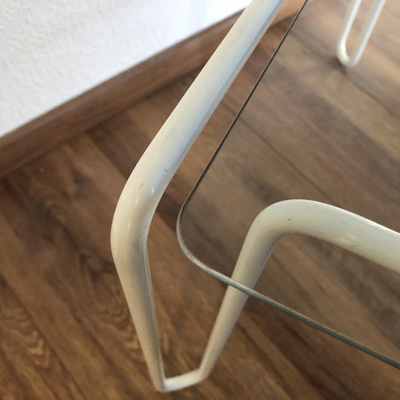 Image 1 of Mesa de centro con diseño de marco tubular