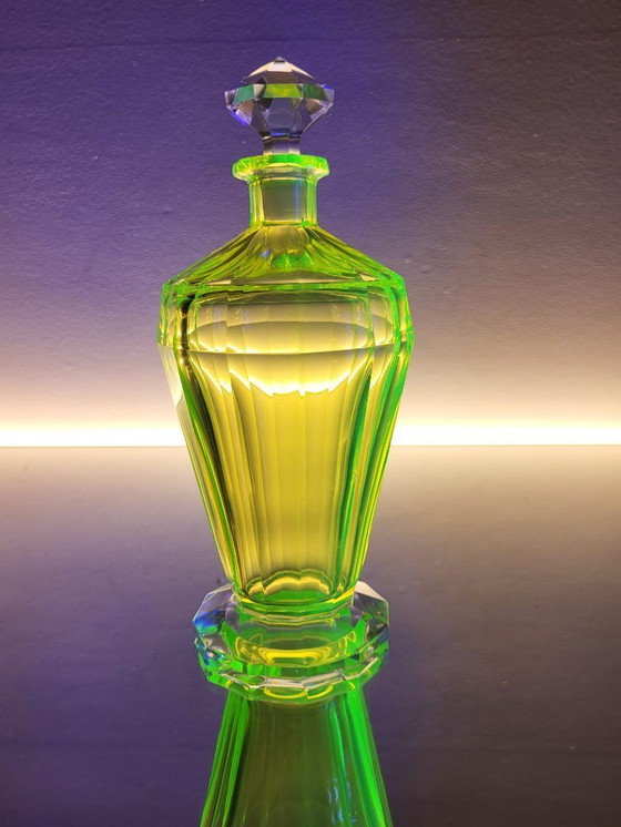 Image 1 of Val Saint Lambert “Montmartre” shaker / karaf met 2 glazen in uraniumglas ca. 1930