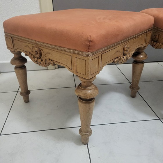 Image 1 of 2 pouf, sgabelli in stile Luigi XVI, in legno e pelle scamosciata