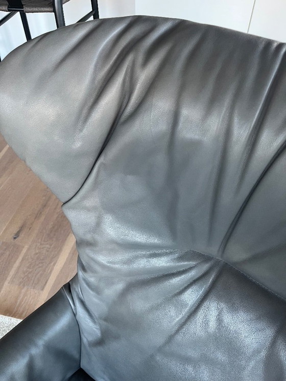 Image 1 of Leya Cocktail Wingchair + poef Freifrau - Grijs leer 