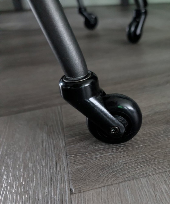 Image 1 of Twee eetkamerstoelen van Bert Plantagie, model Duo.