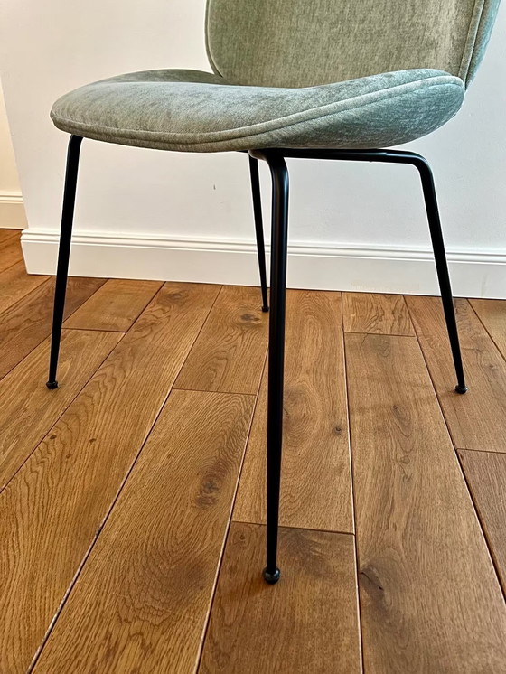 Image 1 of GUBI - "Sedia da pranzo Beetle", completamente imbottita