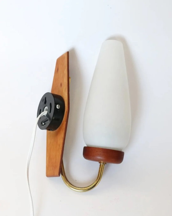 Image 1 of Lampada da parete vintage in teak, luce notturna, lampada da bagno in ottone