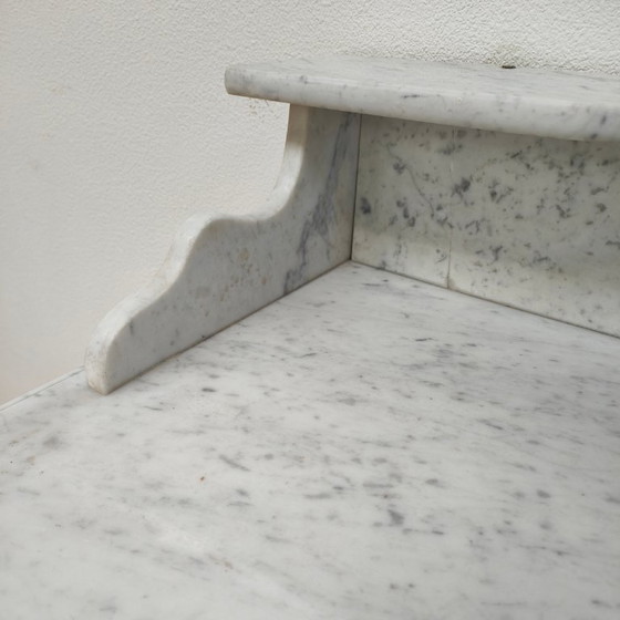Image 1 of Credenza, cassettiera, comò e mobile da bagno vintage e antichi con piano in marmo.