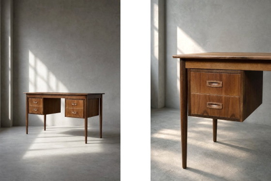 Image 1 of Scrivania vintage in teak stile scandinavo moderno di metà secolo con cassetti, anni '60