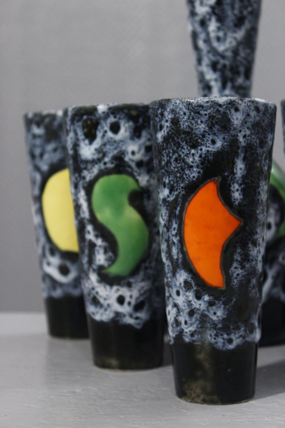 Image 1 of Luc Vallauris Saftservice Karaffe + 5 Becher Emaille Lava Frankreich 1950s