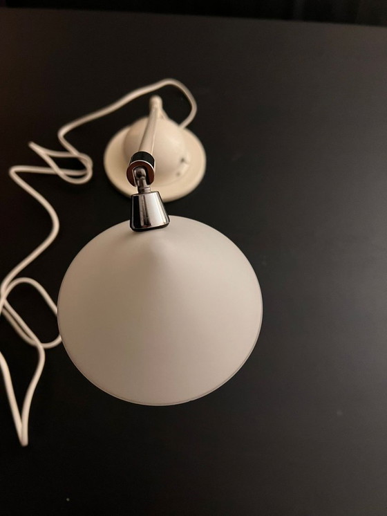 Image 1 of Pola Amstelveen Schreibtisch-/Tischleuchte – Weiß/Creme – Ikonisches niederländisches Design