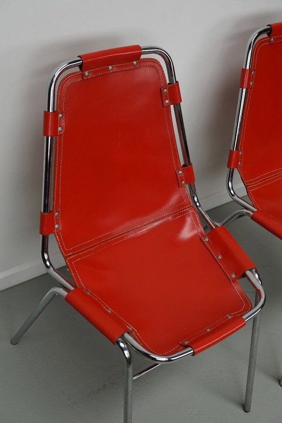 Image 1 of Set aus zwei roten Stühlen von Charlotte Perriand für Les Arcs, 1960er Jahre