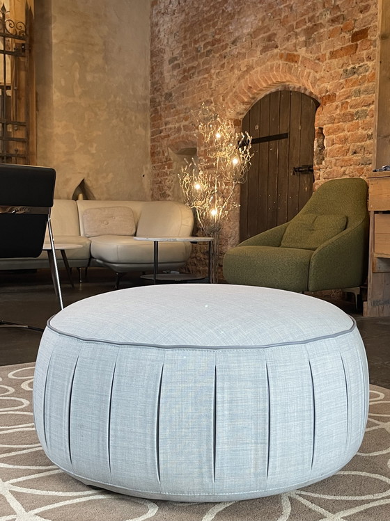 Image 1 of Leolux Capri poef zeer mooie stof!