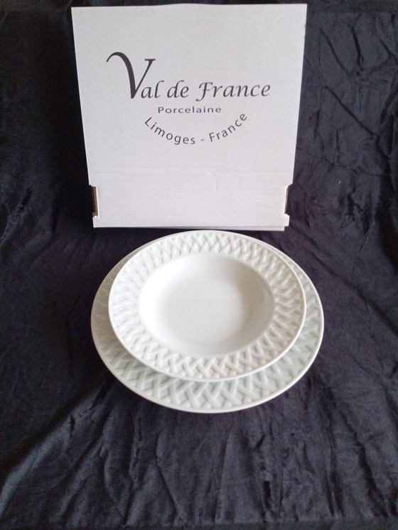 Image 1 of Set piatti per 6 (6 piani + 6 fondi) Val de France Louisiana Porcelaine de Limoges