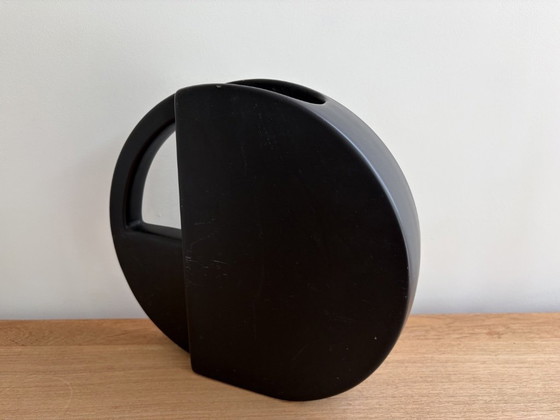 Image 1 of Black vase by Dorothe van Agthoven