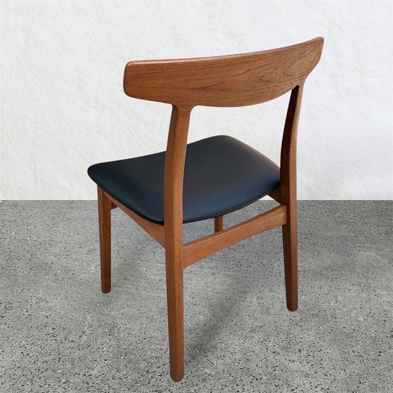 Image 1 of Suite of 8 chairs by Henning Kjaernulf, 1960