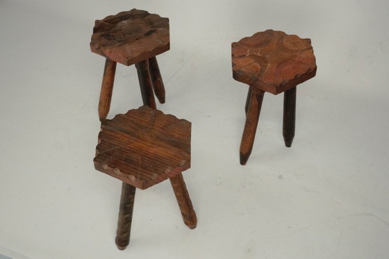Image 1 of Set van drie vintage Italiaanse brutalistische houten krukken, jaren 60